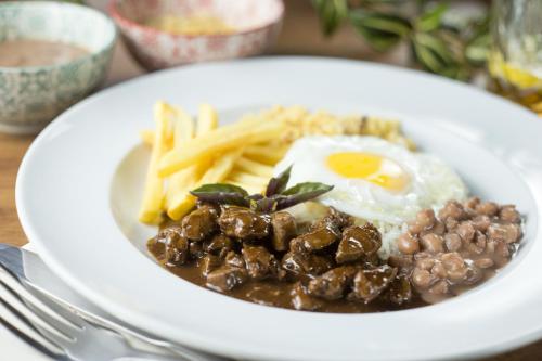 Φαγητό σε αυτό το ξενοδοχείο ή κάπου εκεί κοντά