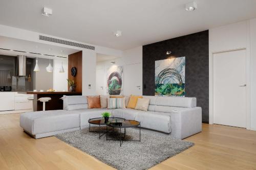 Mokotów Luxury Apartments with Parking Air Conditioning by Renters Prestige