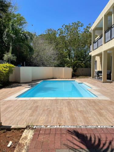 Tamarin APT 2 wPool- 4 min from Beach