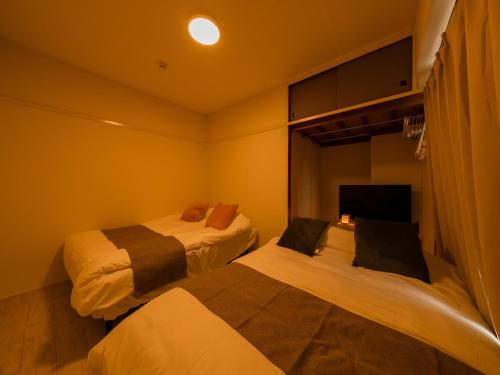 Shinjuku, 5min walk Higashi-Shinjuku Sta ,Kabukicho,KingBed, Switch,Wi-Fi ,PocketWiFi