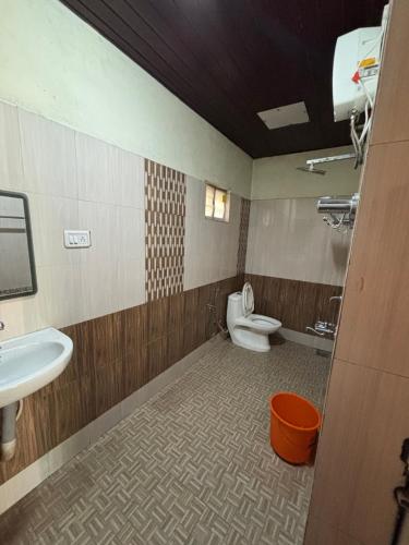 Un baño de Munroe Paradise