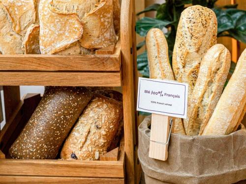 Eten bij of ergens in de buurt van het hotel

