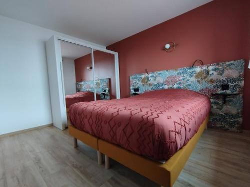 Giường trong phòng chung tại Sea views in Bray-Dunes