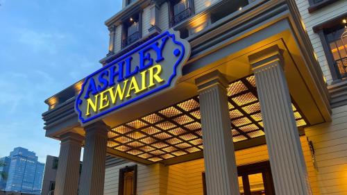 Un certificat, premiu, logo sau alt document afișat la Ashley NewAir Menteng with Air Purifier