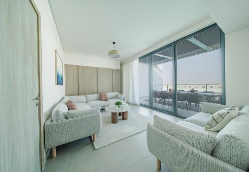 Postel nebo postele na pokoji v ubytování Stunning 5 Bed Villa with Private Pool and Beach