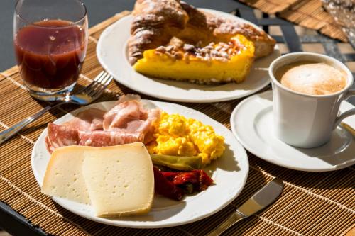 Đồ ăn tại/gần căn hộ