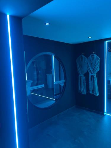 Un baño de Suite Privée Romantique - Jacuzzi & Hammam