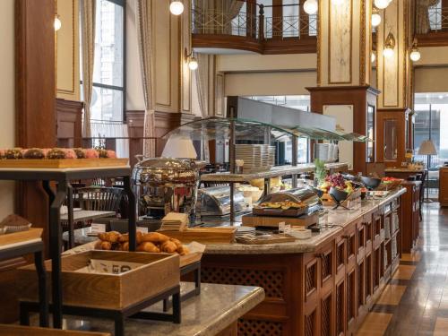 Jídlo v hotelu nebo okolí