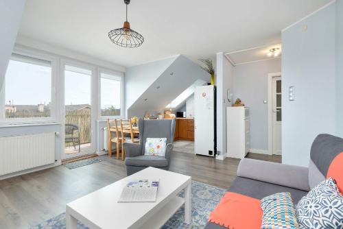 Jaśminowy Stok Bright Apartment with Balcony by Noclegi Renters