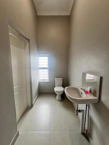 Et badeværelse på Kings Park Lodge