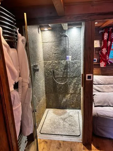 Hôtel Les Chalets de Philippe avec Jacuzzis Privatifs photo 47