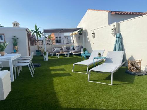 C68 Parking & Comfort - Private Terrace