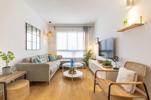 C68 Parking & Comfort - Private Terrace