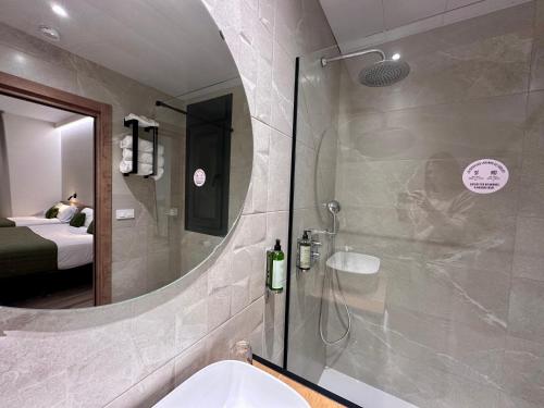 Ένα μπάνιο στο Hotel Síbel Baza