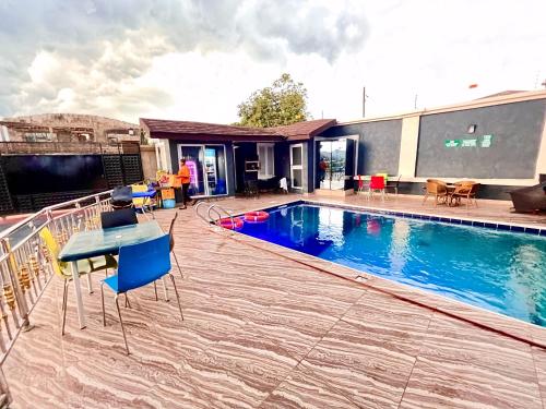 Πισίνα στο ή κοντά στο De New Dawn Hotel And Lounge