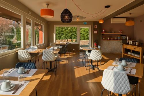 Un lugar para sentarse en The Originals City, Hôtel Mulhouse, Ile Napoleon