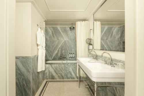 O baie la Hôtel Balzac Paris & Spa Ikoï