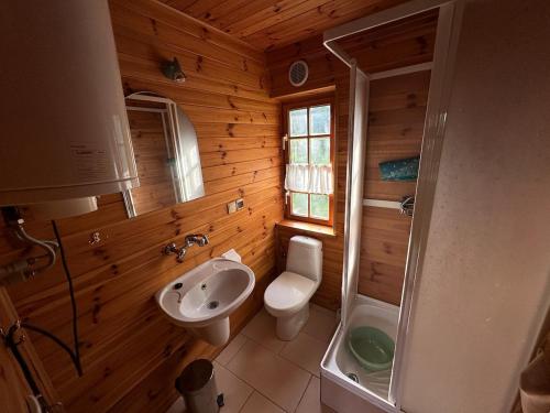 Ένα μπάνιο στο Domek z bala Mazury