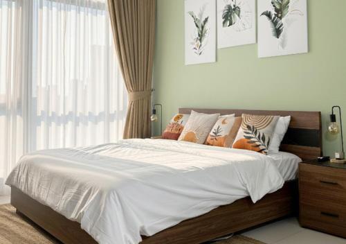 Modern Studio Apartment with Balcony in JVC