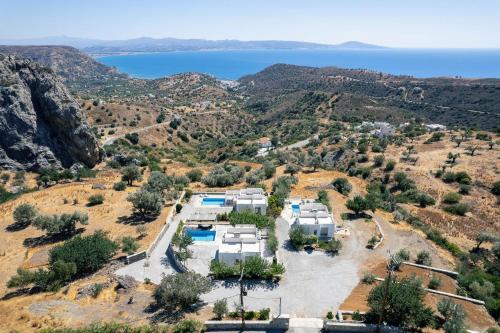 Evgoro Luxury Suites