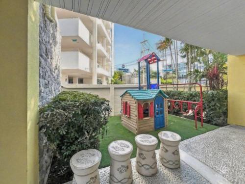 Herní místnost nebo prostor pro děti v ubytování Mykonos Hua Hin - 1 bdr Condo Shared Pool Downtown