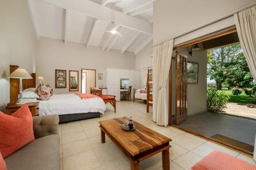 Postel nebo postele na pokoji v ubytování Lupus Den Country House B&B