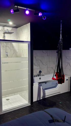 Ένα μπάνιο στο Love Room - fluo expérience