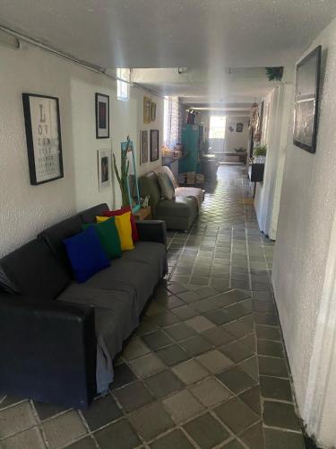 Χώρος καθιστικού στο Yellow Residence