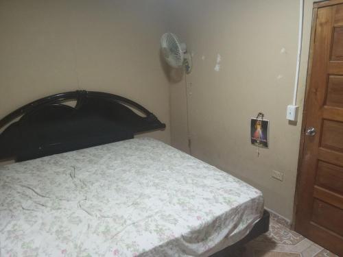 Postel nebo postele na pokoji v ubytování Finca Apolonia