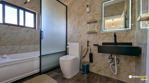 Koupelna v ubytování Chic & spacious studio with parking