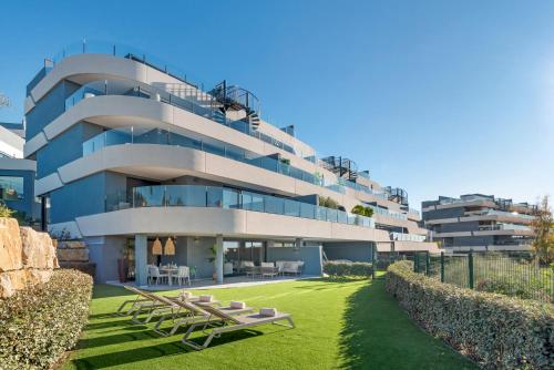 Luxury 3BR Apartment with Private Terrace