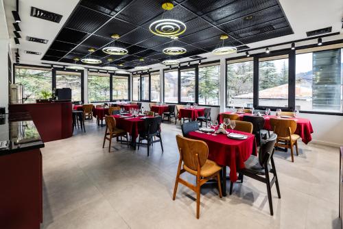 Restaurace v ubytování Nouvelle Hotel