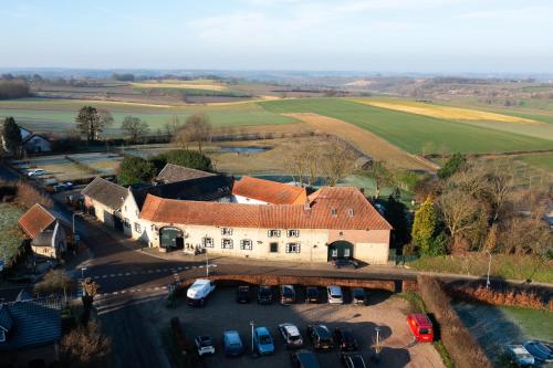 Άποψη από ψηλά του 17 4p Historical Cottage near Valkenburg