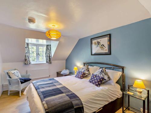 Giường trong phòng chung tại 2 Bed in Clynnogfawr 56989