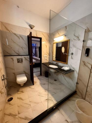 Koupelna v ubytování Hotel Boheda Palace - 1KM away from Lake Pichola