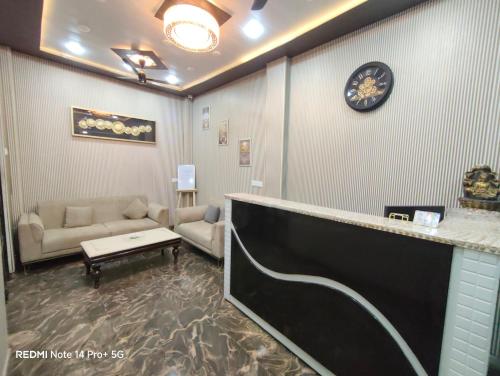 Χώρος καθιστικού στο Divyam Grand