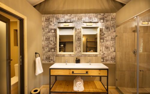 Un baño de Elephant Walk Tented Camp