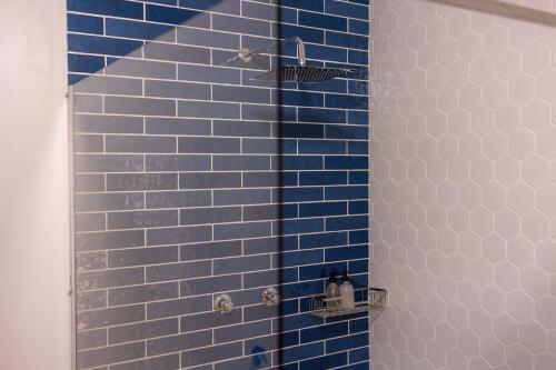 Koupelna v ubytování Cape Robin Cabin at Vrolikheid Landgoed