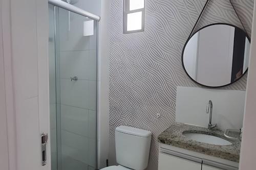 Ένα μπάνιο στο Lindo Apartamento Vista para o Mar. (2 quartos)