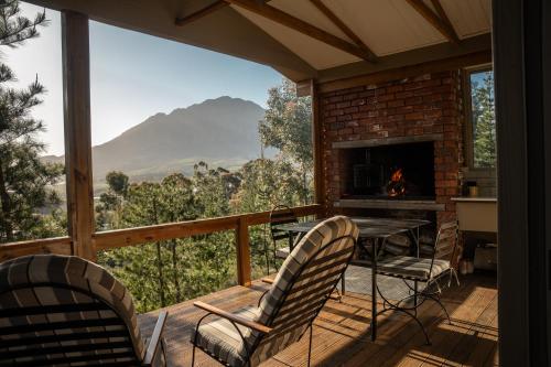 En generel udsigt til bjerge eller udsigt til bjerge taget fra lejligheden