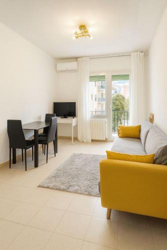 New renovate apartment near of the sea