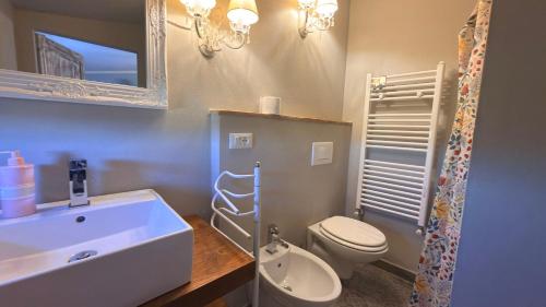 Un baño de Charming Apartment by Halldis