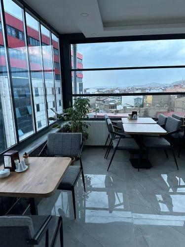 Un lugar para sentarse en world say hotel