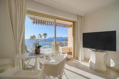 Apparemment Vue mer terrasse centre ville cannes