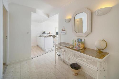 Apparemment Vue mer terrasse centre ville cannes