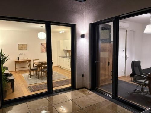 Erdgeschosswohnung mit Garage und Innenhof - westliches Wien
