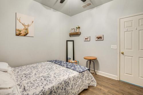 Ένα ή περισσότερα κρεβάτια σε δωμάτιο στο Family Home with Community Perks in Peoria