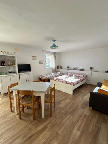 Postel nebo postele na pokoji v ubytování B&B I Falchi Pellegrini