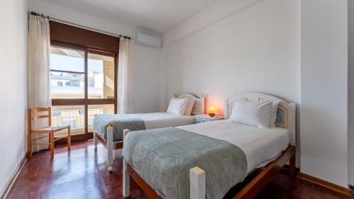 Cosy 3Bdr Flat near University by LovelyStay