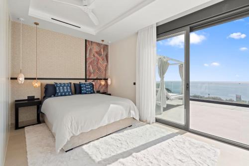 Villa MAKI, sea views heated pool and jacuzzi RDR411